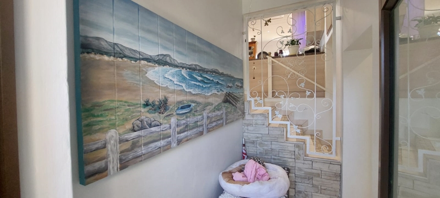 4 Bedroom Property for Sale in Wavecrest Eastern Cape